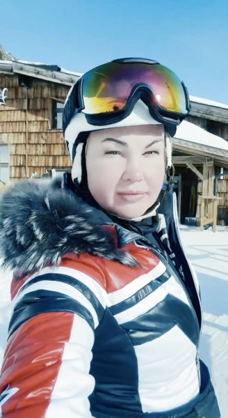 Камалія порозважалася з доньками-двійнятами за кордоном і показала їхні небезпечні трюки