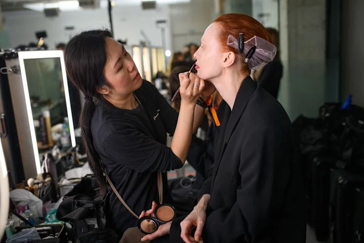 Поради візажистки: чуттєві червоні вуста як на показі Tom Ford
