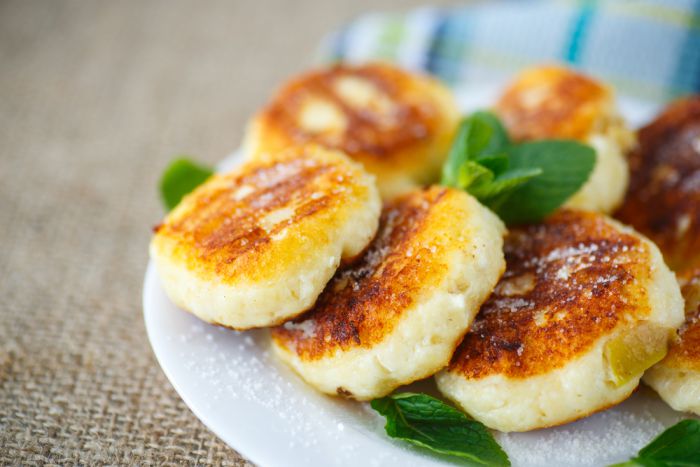 Сирники з грушею і кукурудзяним борошном