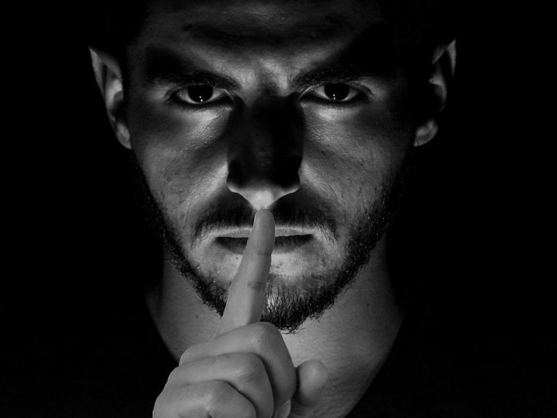Ігнорування: катування мовчанням. Як жити поруч з мовчуном?