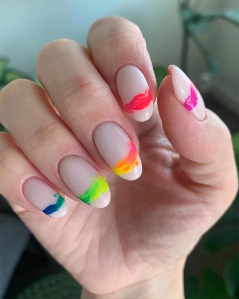 Pride Month 2025: 10 найгарніших ідей манікюру на честь місяця гордості