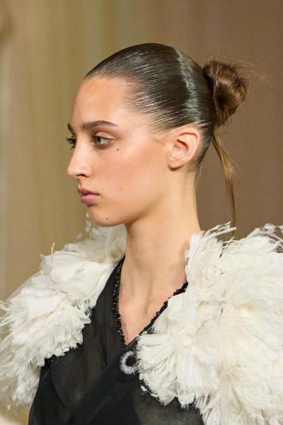 Повернення головної зачіски 2000-х: версія Haute Couture