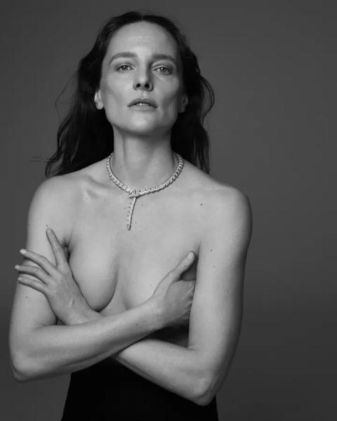 Est&eacute;e Lauder Companies закликають українських жінок приєднатися до боротьби з раком молочної залози