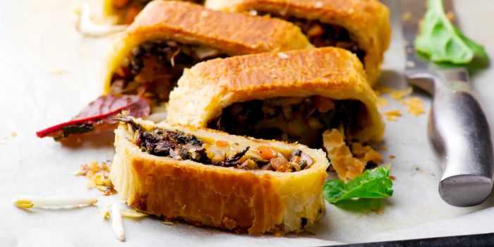 Рулет зі свининою і яблуками &mdash; рецепт