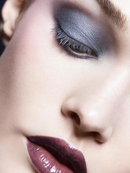 CHANEL Holiday 2025: зоряна святкова колекція макіяжу