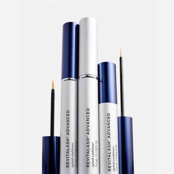 Як відростити вії. Vogue Beauty Advent, День 2