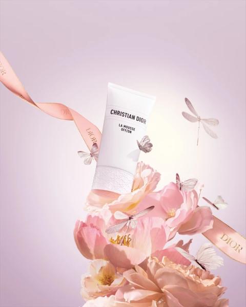 Засіб для вмивання, після якого не хочеться тягнутися за кремом. Vogue Beauty Advent, День 4