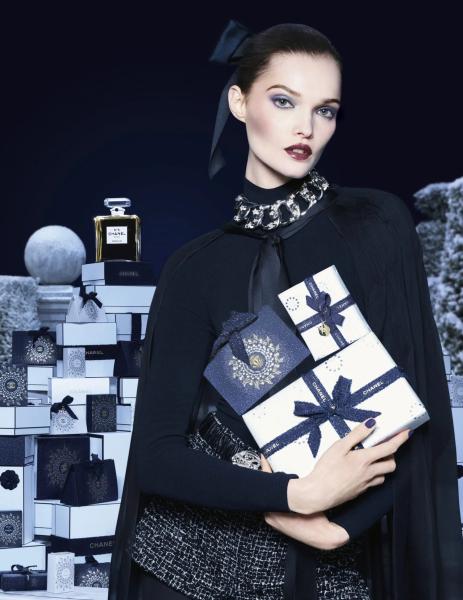 Зимова колекція ароматів CHANEL Holiday 2025: сяйво, символи та магія дарування
