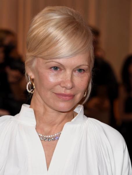 "Золотий глобус &mdash; 2026": 8 найкращих beauty-образів церемонії