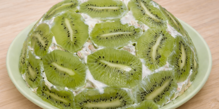Швидкий торт з ківі та бананами &mdash; рецепт без випікання