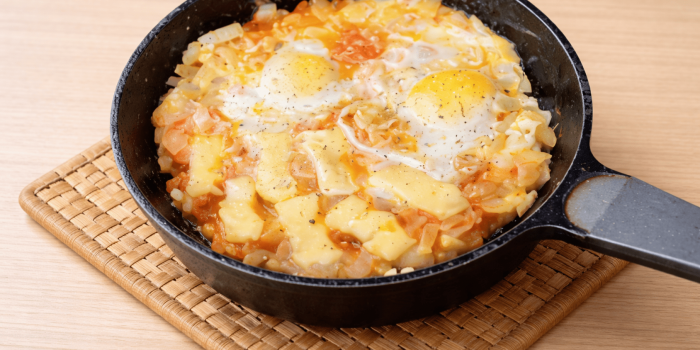 Ситний омлет (яєчня) &mdash; рецепт з овочами