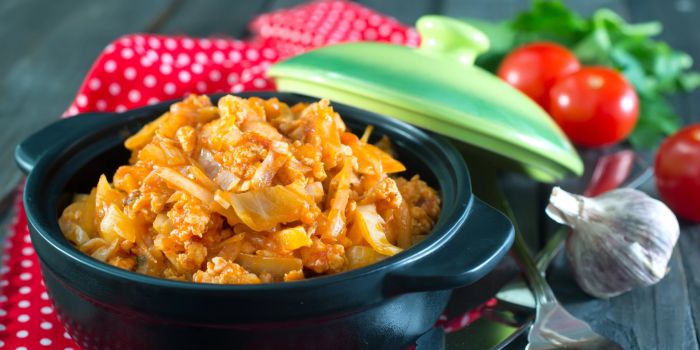 Рагу з капусти і курячого філе