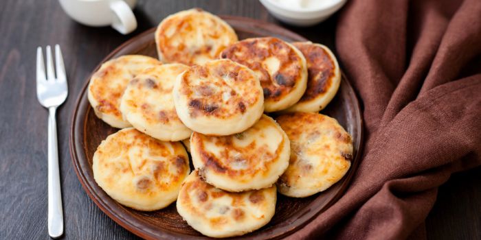 Сирники з фініками &mdash; рецепт без цукру