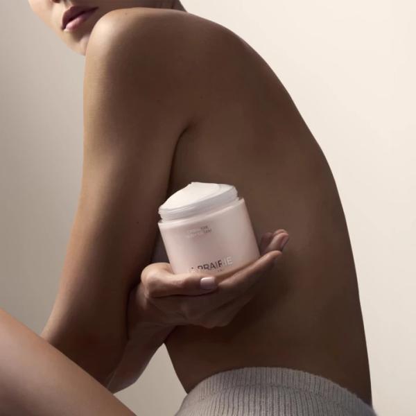 6 головних beauty покупок квітня: вибір Vogue