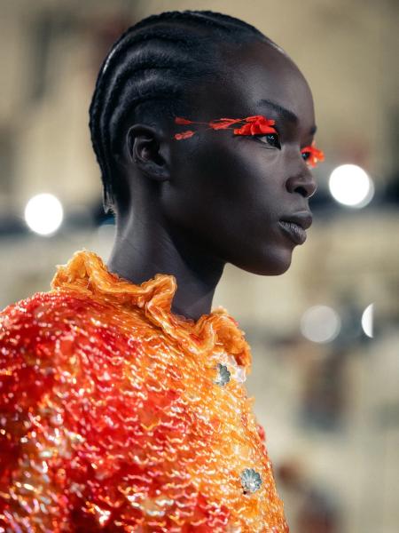 Найкрасивіший момент показу Chanel Cruise 2026/2027 &mdash; не сукні, а ця б&rsquo;юті-деталь