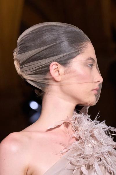 Головні тренди краси з Тижня моди Haute Couture осінь-зима 2026/2027