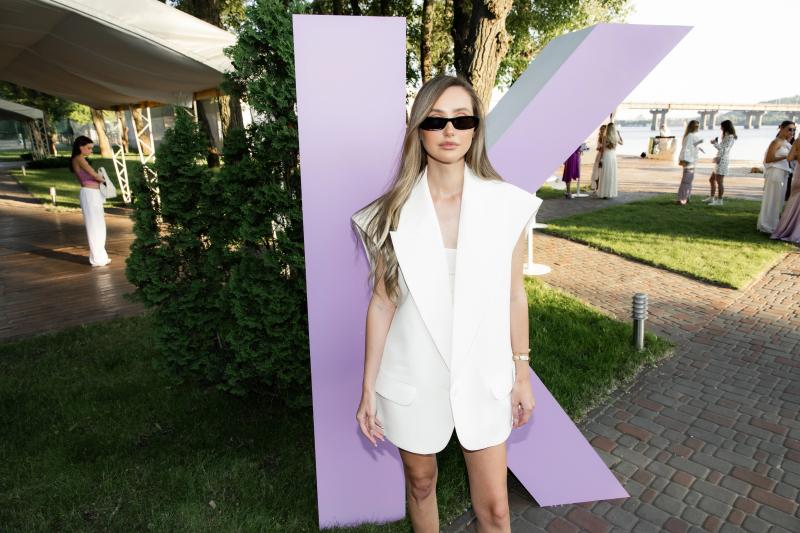 Kérastase Blond Absolu: як оновлена лінійка змінює догляд за освітленим волоссям