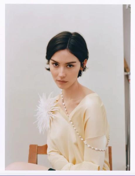 Нова муза Chanel: Грейсі Абрамс стала обличчям аромату Coco Mademoiselle Crush Absolu